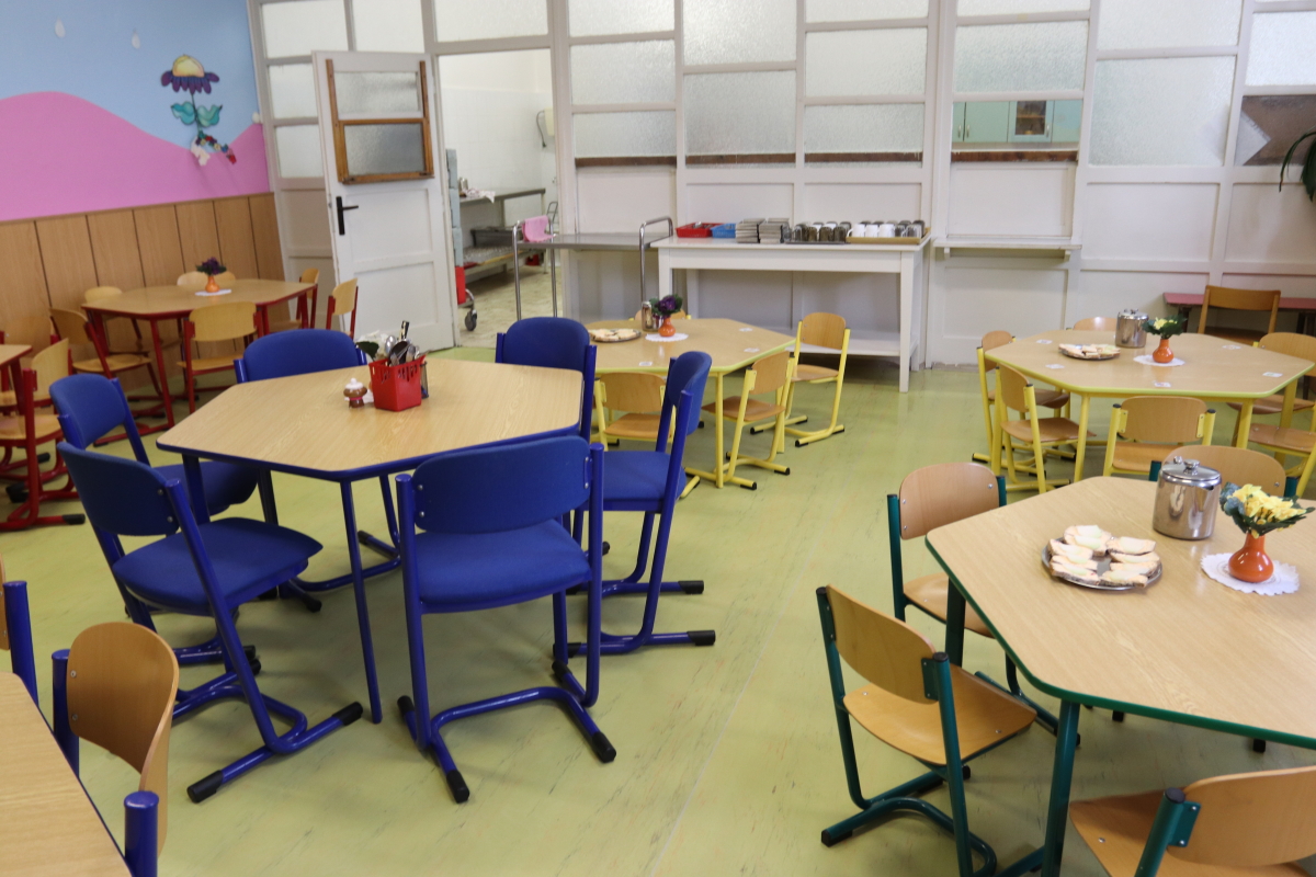 Jídelna – MŠ Na Pískách Jídelna - MŠ Na Pískách